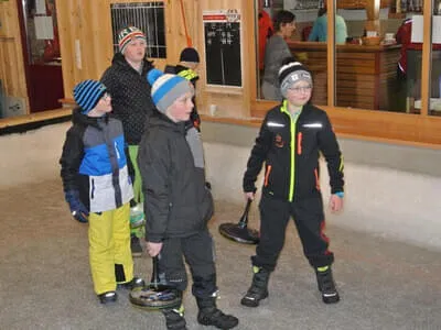 JS Eisstockschießen in Brixen 11.02.2017 Bild 3